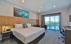 Best Western Plus North Lakes Hotel